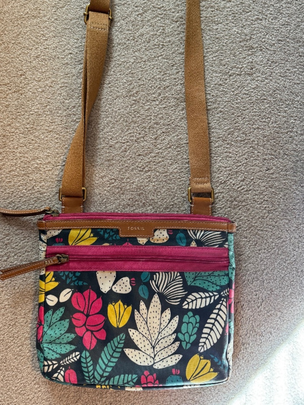 Fossil shoulder bag with colorful print